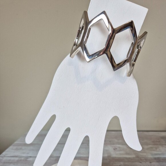 NIB Geometric Silver Tone Cuff Bracelet - Picture 1 of 5